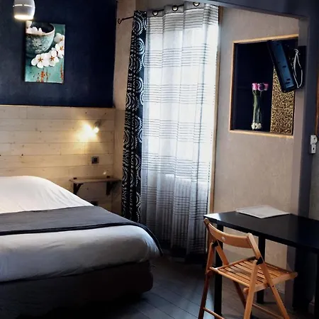 Otel Le Sombernon 2*