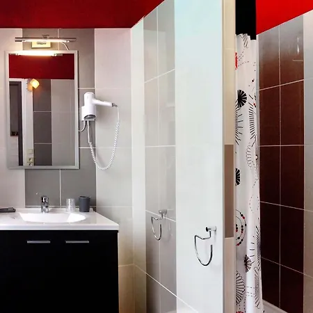 Le Sombernon Otel 2*