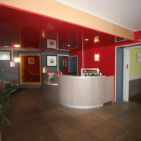 Le Sombernon Hotel 2*