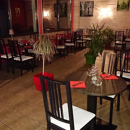 מלון Le Sombernon 2*