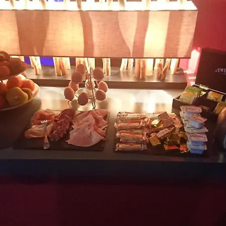 Otel Le Sombernon