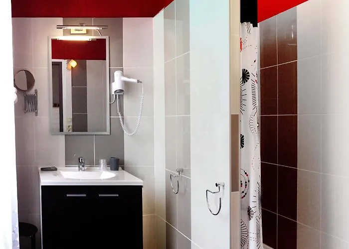 Le Sombernon Hotel 2*