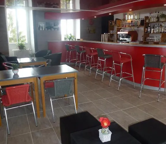 Hotel Le Sombernon 2*