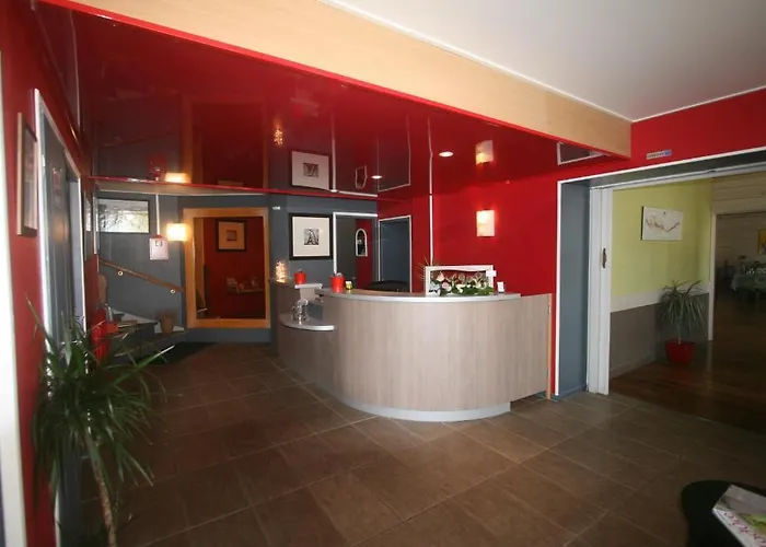 Le Sombernon Otel 2*